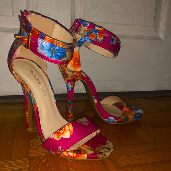 Floral Heels - Picture 1 of 8